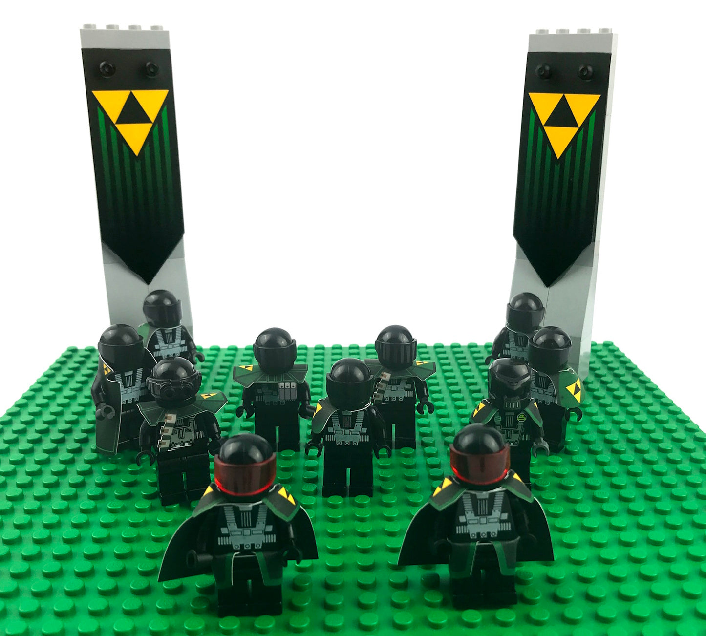 Blacktron & Galaxy Wars Mash-Up: Unique Capes, Pauldrons, Kamas & Banners! (BT-11)