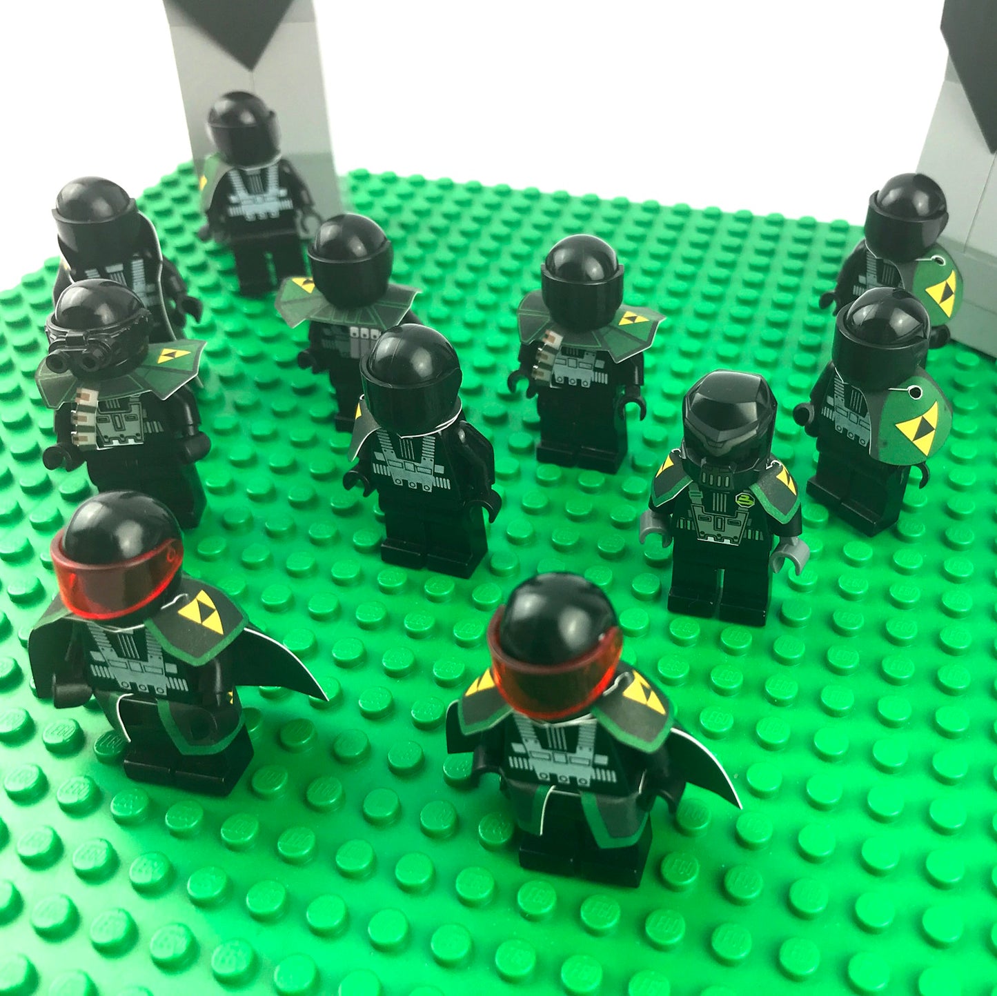 Blacktron & Galaxy Wars Mash-Up: Unique Capes, Pauldrons, Kamas & Banners! (BT-11)