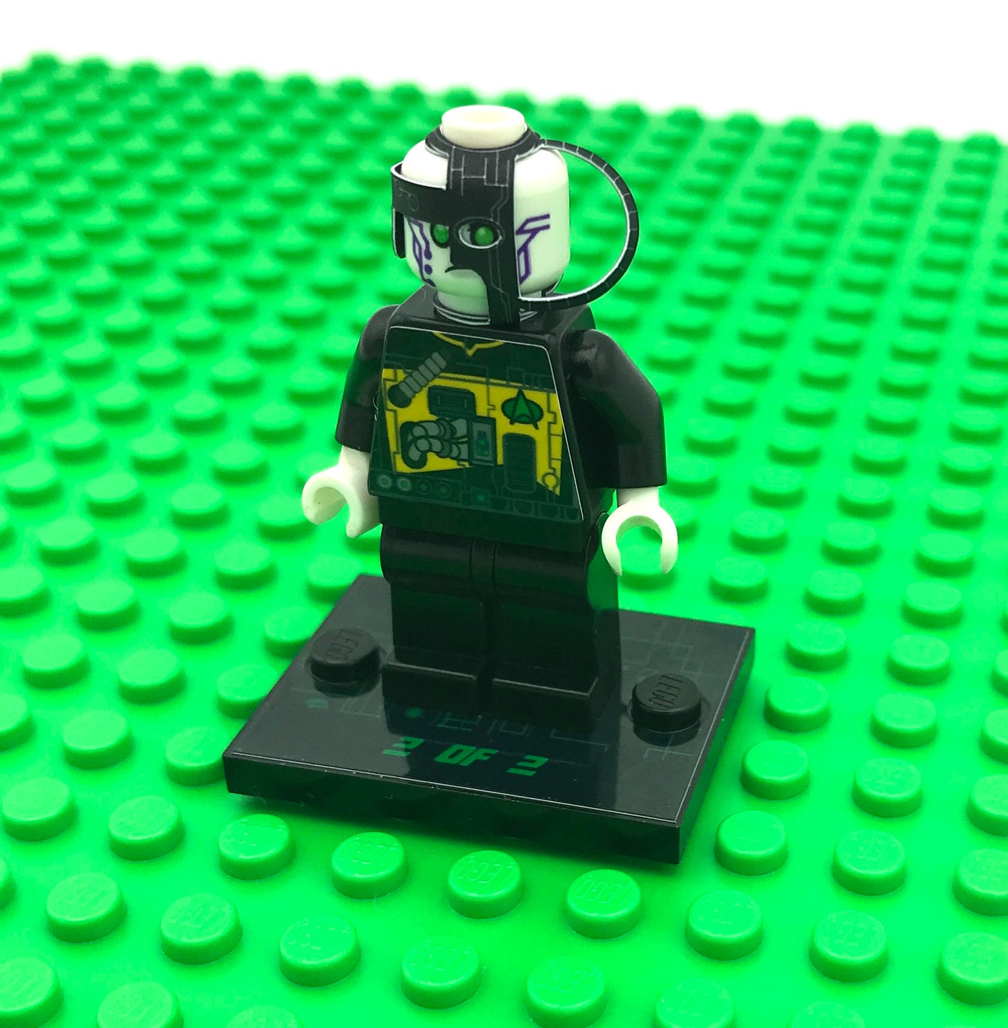 TNG Borg Figures: Queen, Locutus, Drones + Free Stickers! (TNG-09)