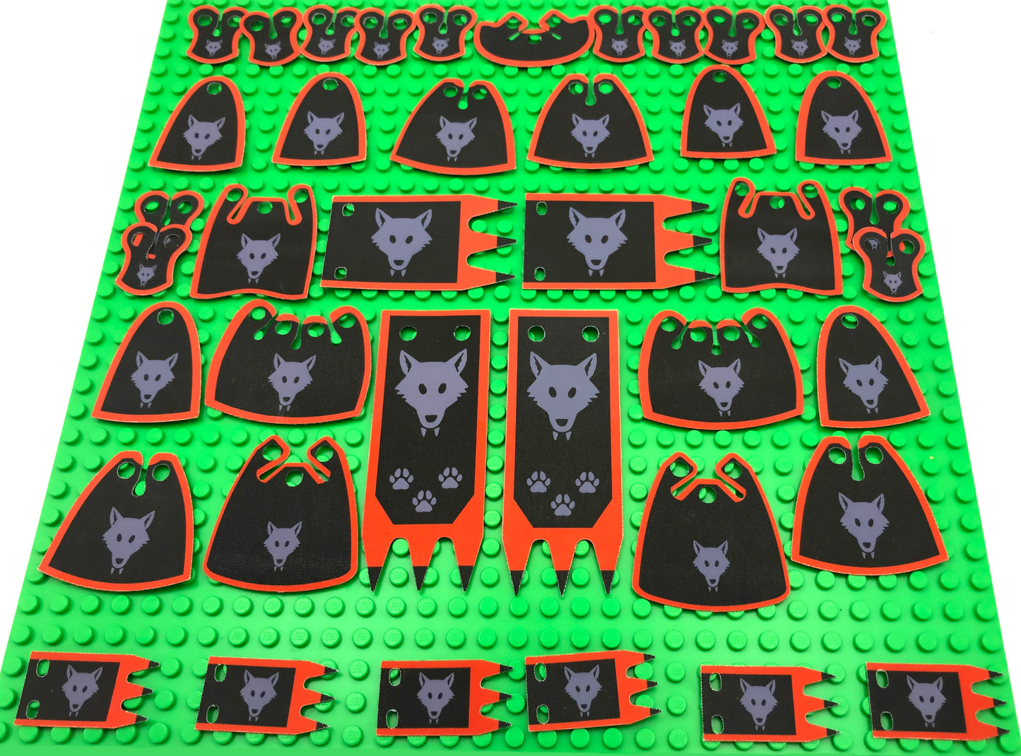 Wolfpack: Capes & Flags (CASTLE-WP-01-EXT) (Surplus Stock)